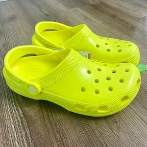 Crocs Classic Neon Highlighter Clogs Unisex M7/W9